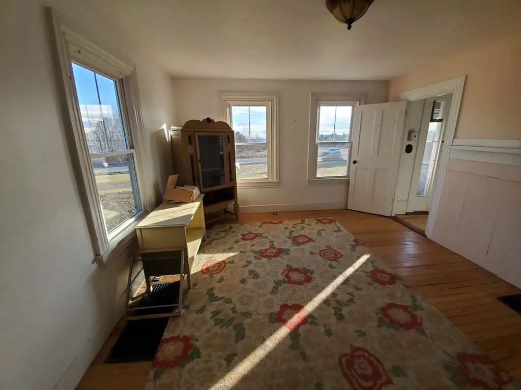 343 W Main Street Searsport ME 04974