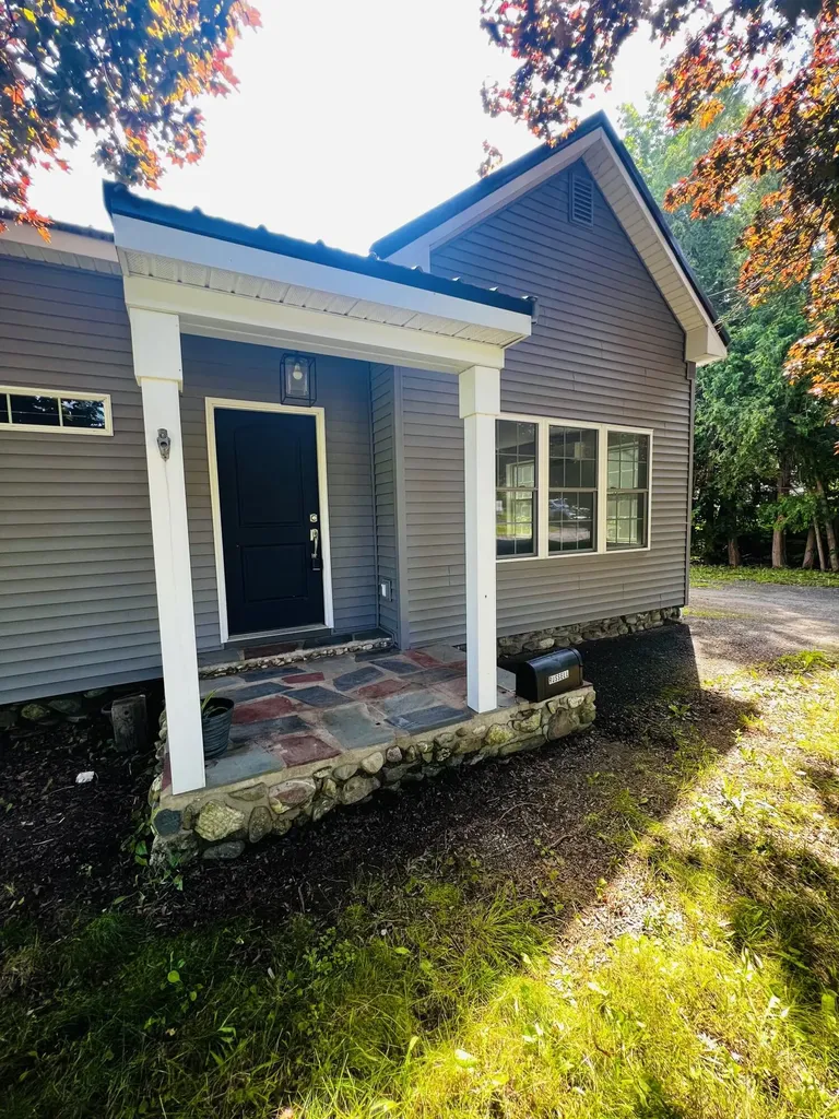 35 West Street Newport ME 04953