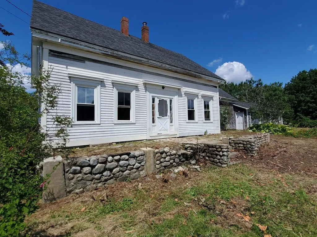 343 W Main Street Searsport ME 04974