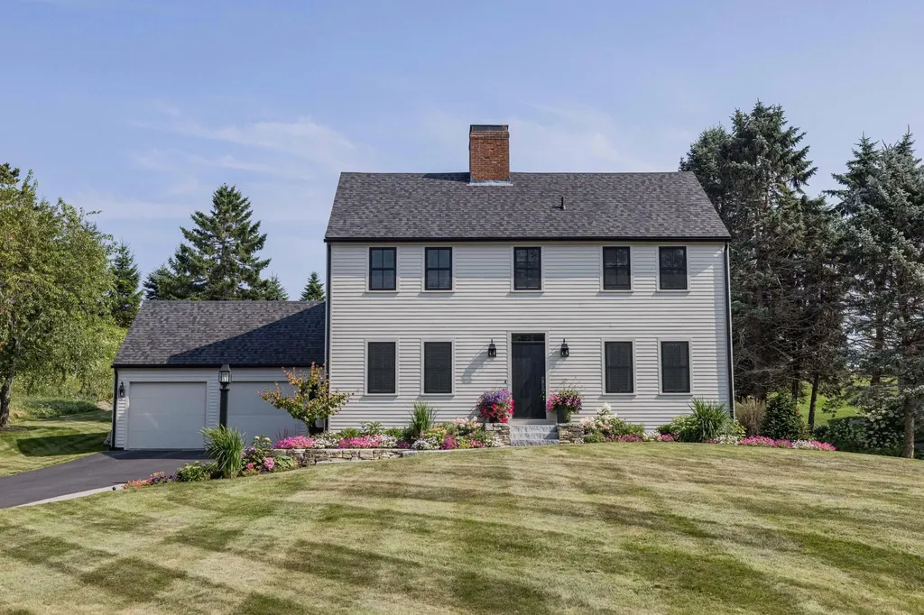 8 Lighthouse Point Road Cape Elizabeth ME 04107
