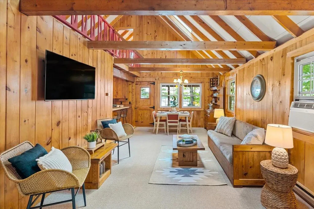 7 Scenic View Drive Naples ME 04055