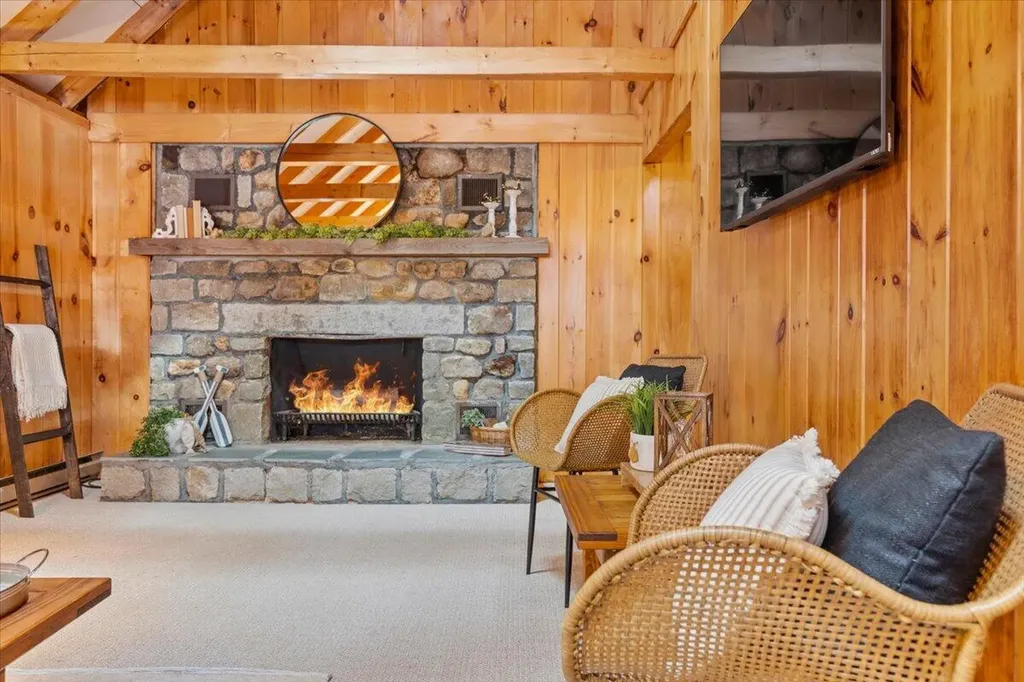 7 Scenic View Drive Naples ME 04055