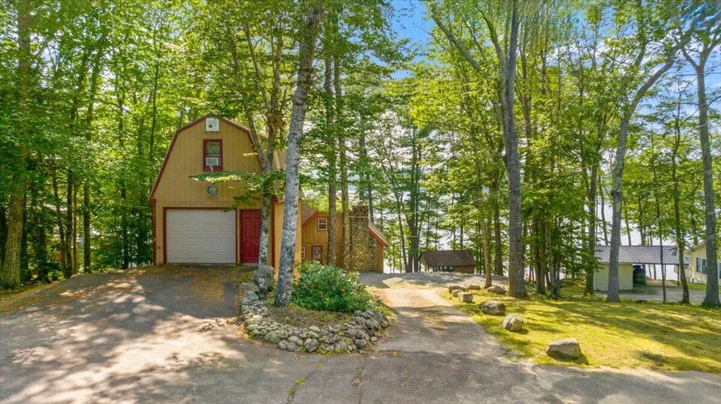 7 Scenic View Drive Naples ME 04055