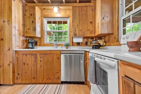 7 Scenic View Drive Naples ME 04055