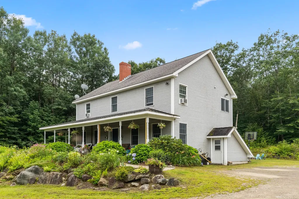 21 Pearl Street Winthrop ME 04364