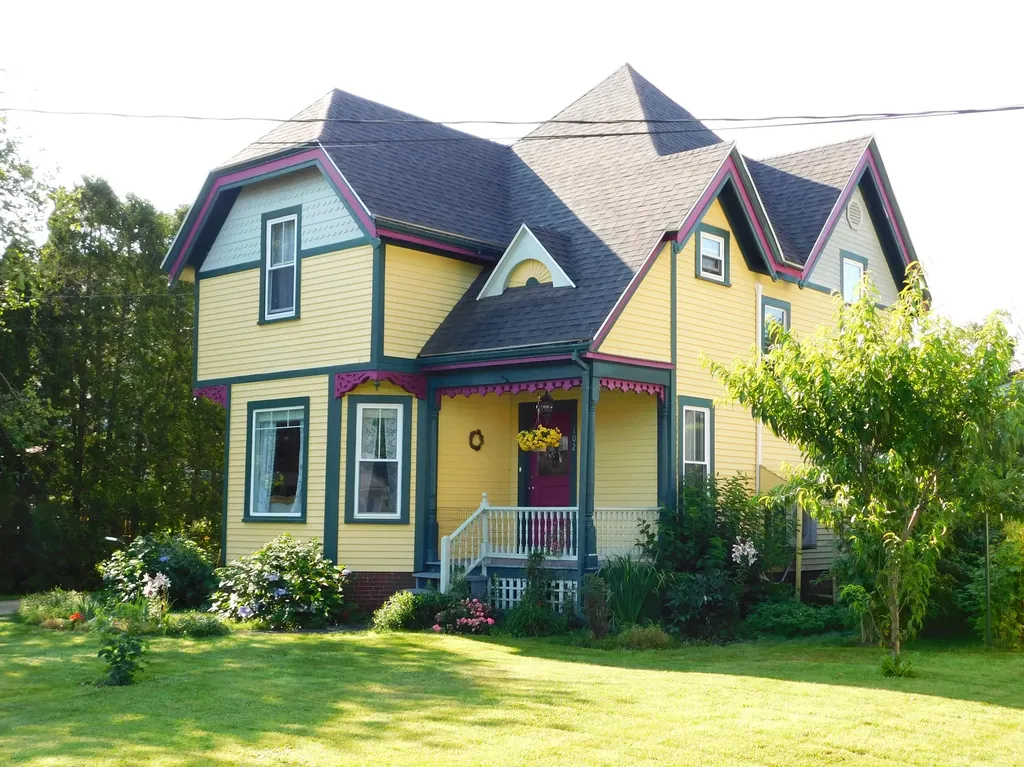 102 Masonic Street Rockland ME 04841