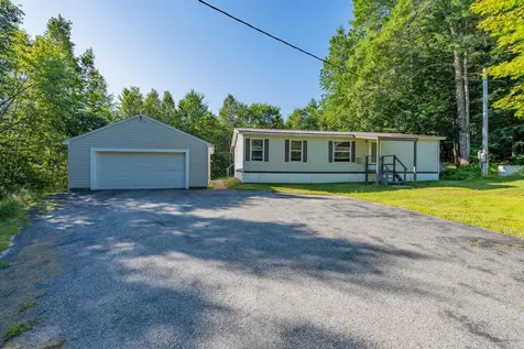 16 Country Lane Harrison ME 04040