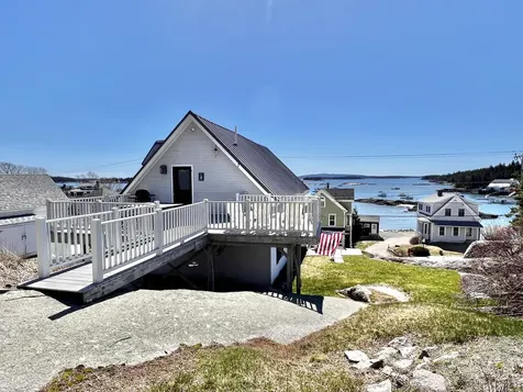 7 Highland Avenue Stonington ME 04681