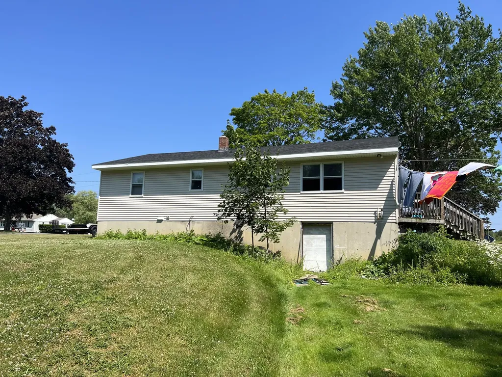 28 Page Avenue Wiscasset ME 04578