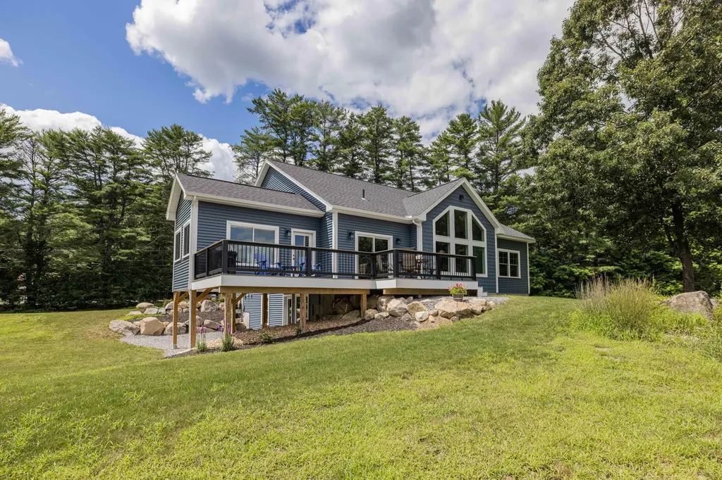 118 Sebago Road Naples ME 04055