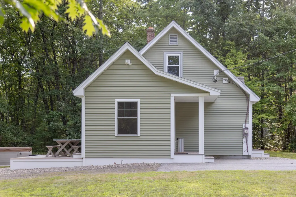 15 Fawn Circle Lyman ME 04002