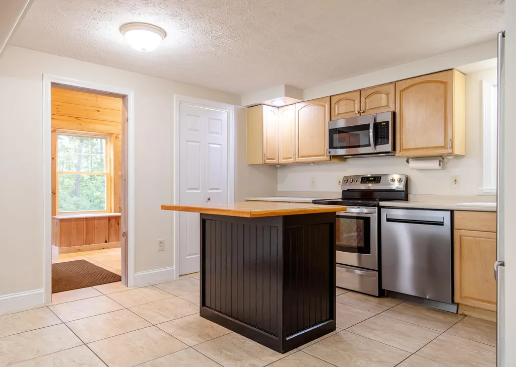 15 Fawn Circle Lyman ME 04002