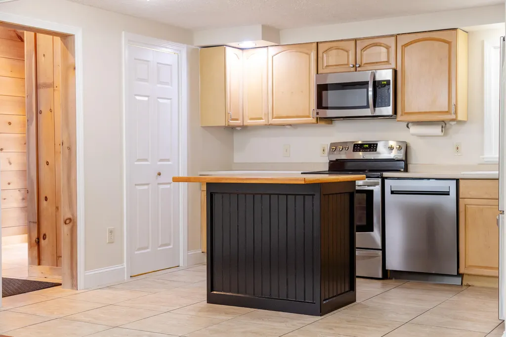 15 Fawn Circle Lyman ME 04002