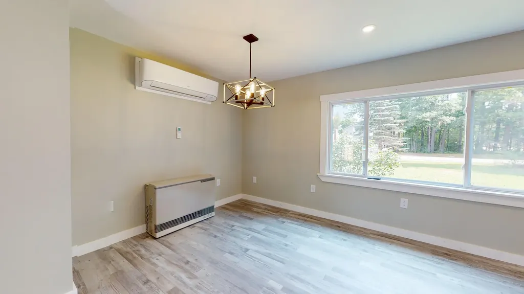 38 Skeetfield Road Oxford ME 04270