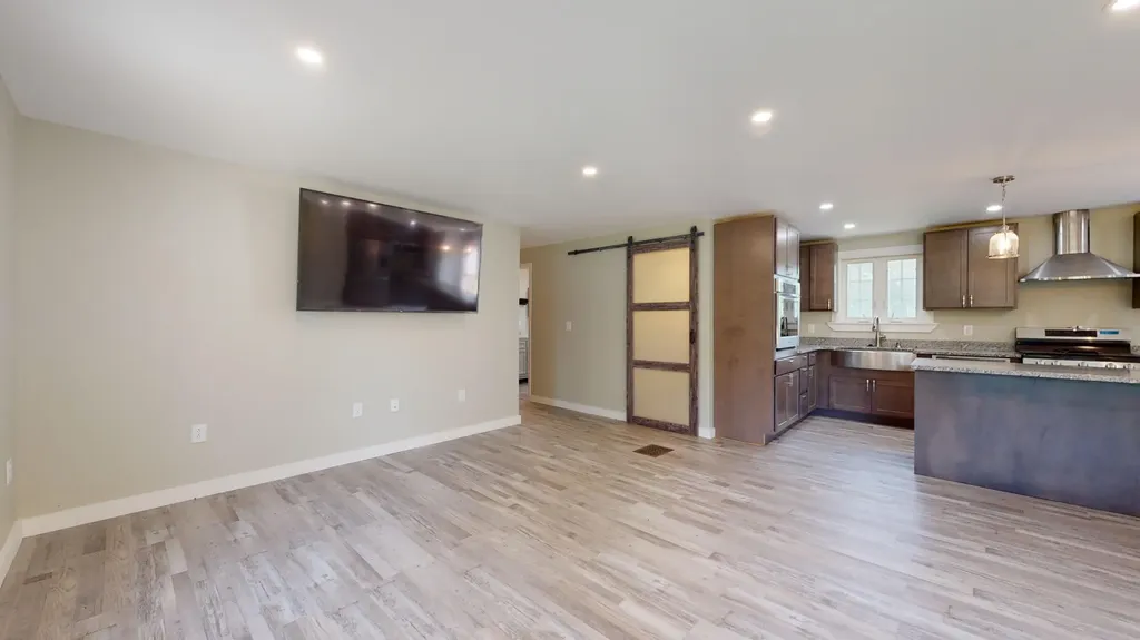 38 Skeetfield Road Oxford ME 04270