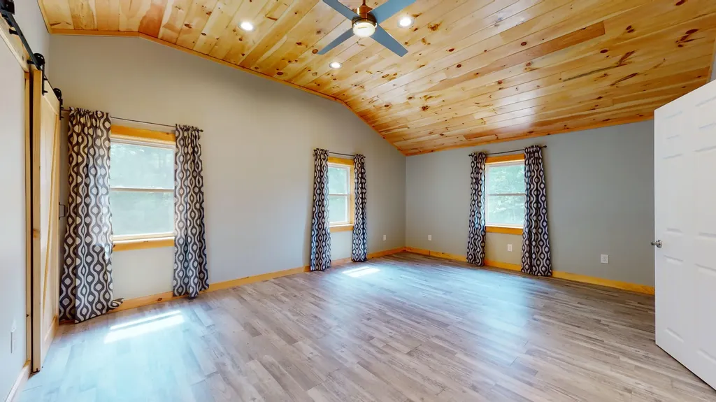 38 Skeetfield Road Oxford ME 04270