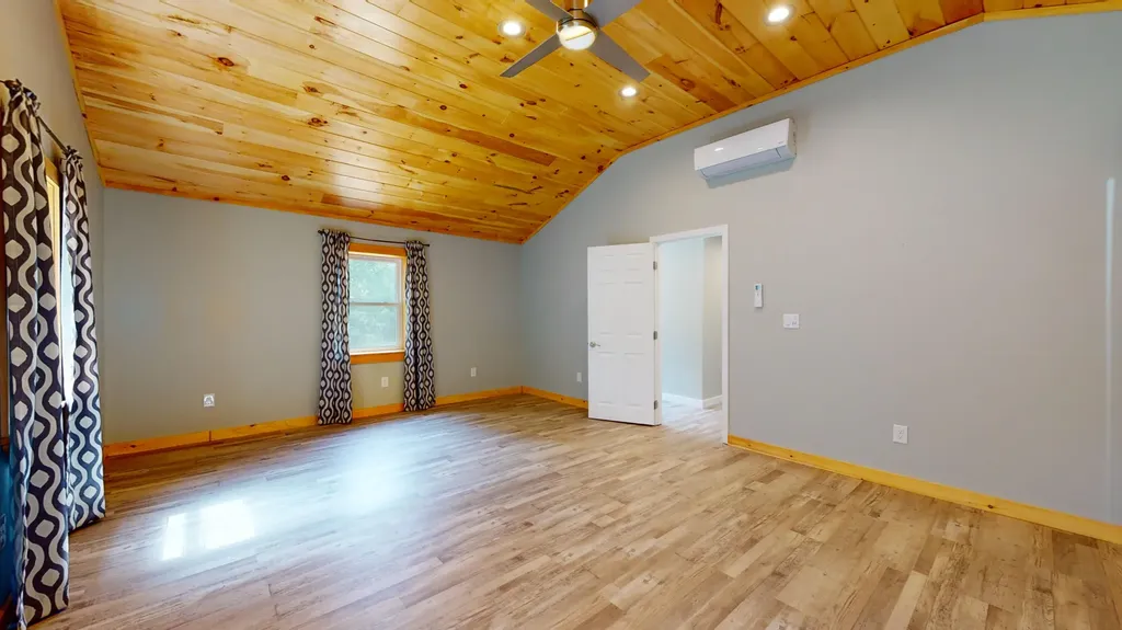 38 Skeetfield Road Oxford ME 04270
