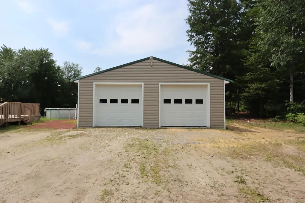 38 Skeetfield Road Oxford ME 04270