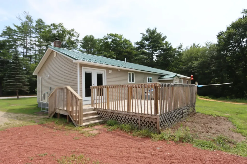 38 Skeetfield Road Oxford ME 04270