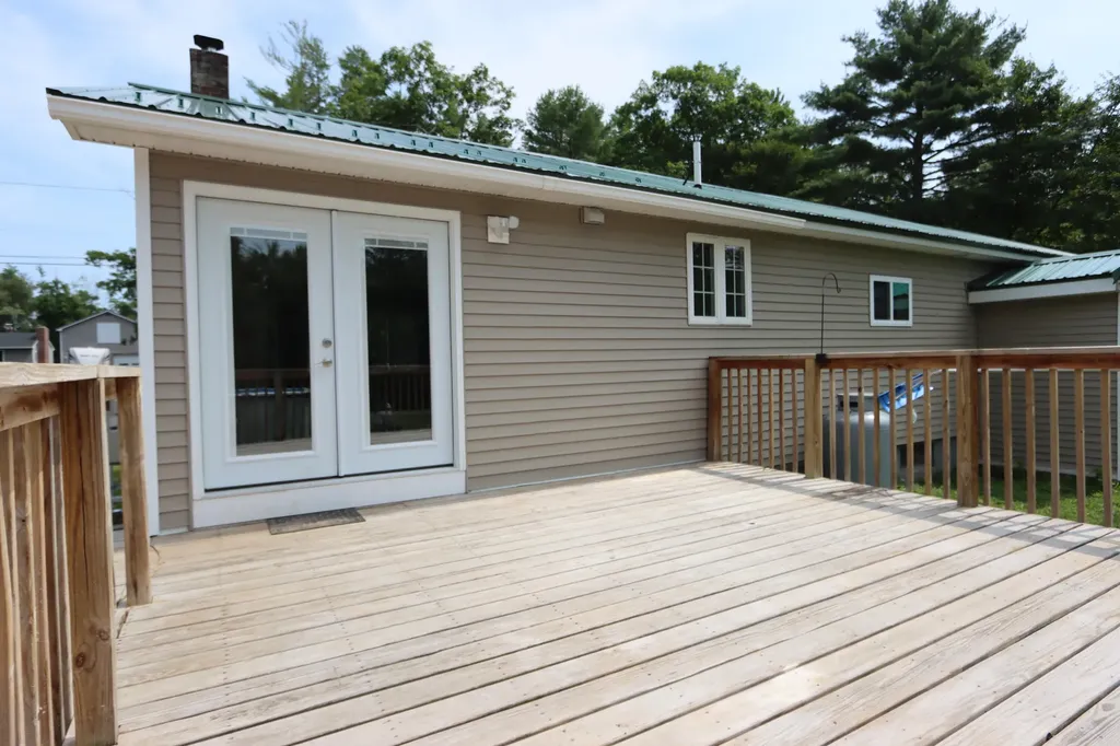 38 Skeetfield Road Oxford ME 04270