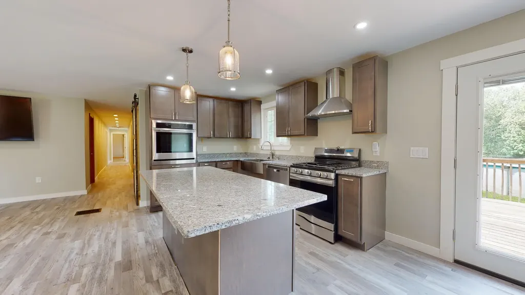 38 Skeetfield Road Oxford ME 04270