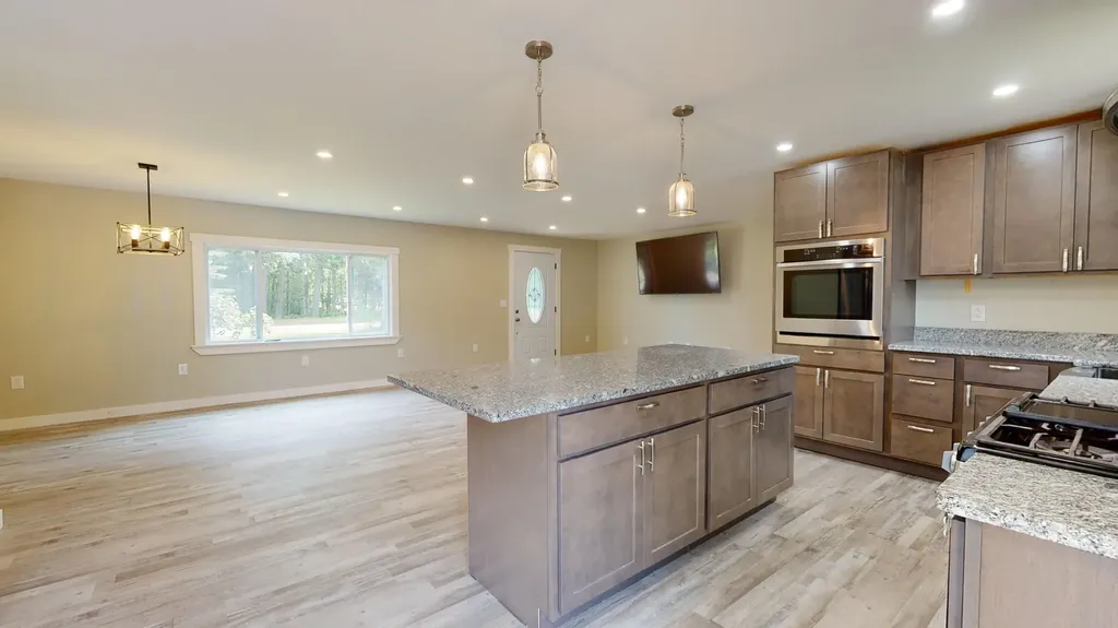 38 Skeetfield Road Oxford ME 04270