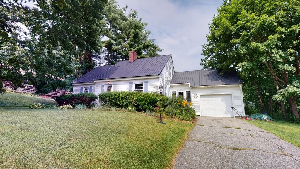 36 Delcliffe Lane Lewiston ME 04240