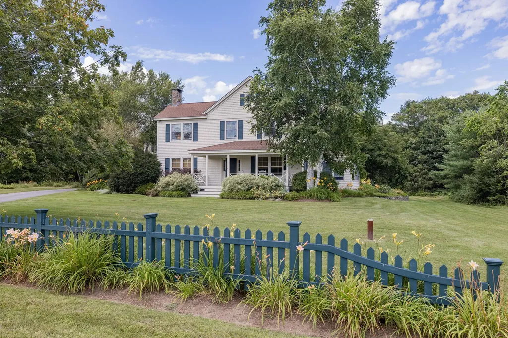 9 Larrabee Farm Road Brunswick ME 04011