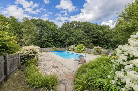 9 Larrabee Farm Road Brunswick ME 04011