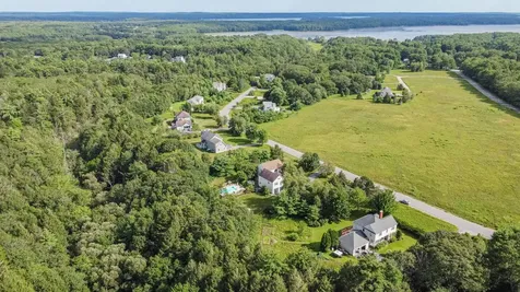 9 Larrabee Farm Road Brunswick ME 04011