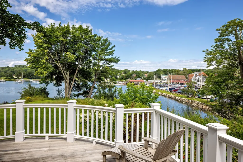 17 Water Street Damariscotta ME 04543