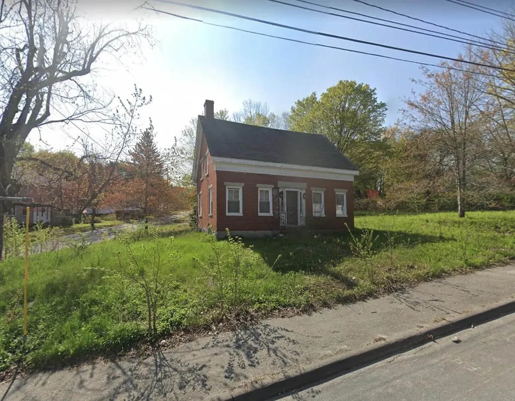 494 Water Street Gardiner ME 04345