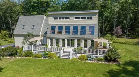 8 Heritage Lane Freeport ME 04032