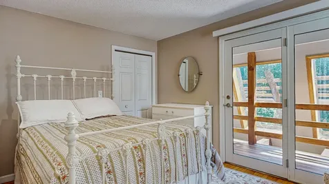 8 Heritage Lane Freeport ME 04032