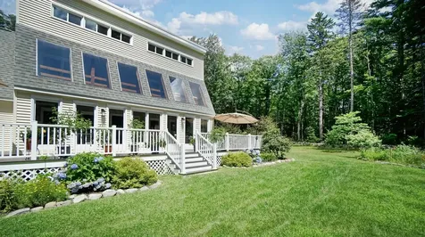 8 Heritage Lane Freeport ME 04032