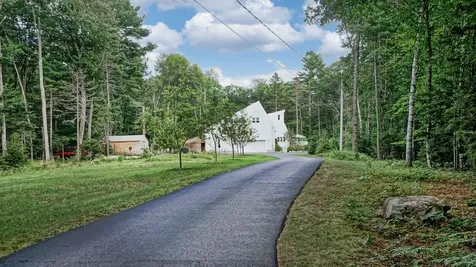 8 Heritage Lane Freeport ME 04032