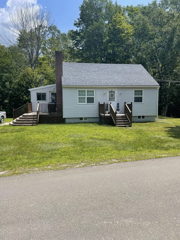 2529 Essex Street Orono ME 04473