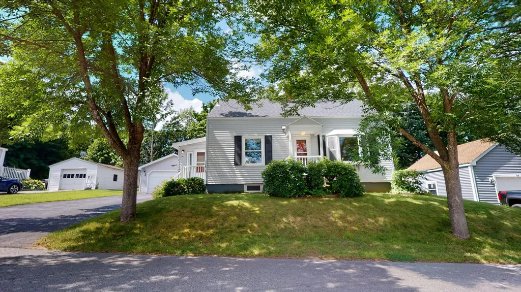 71 Mcnamara Street Lewiston ME 04240