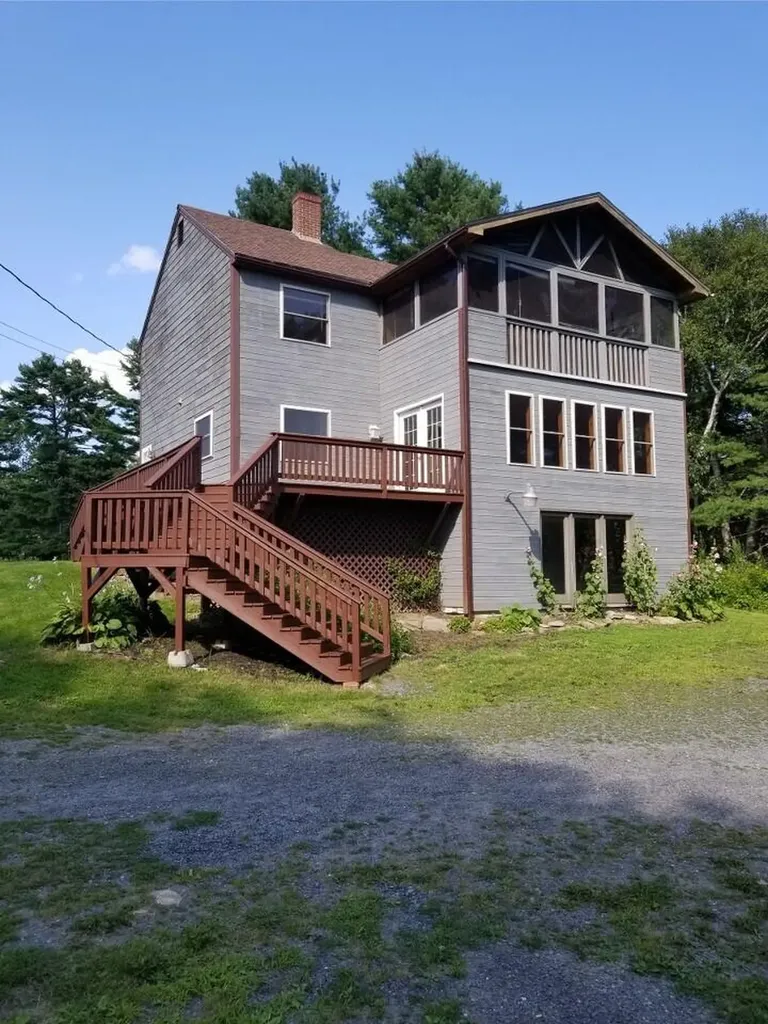 132 Old County Road Edgecomb ME 04556