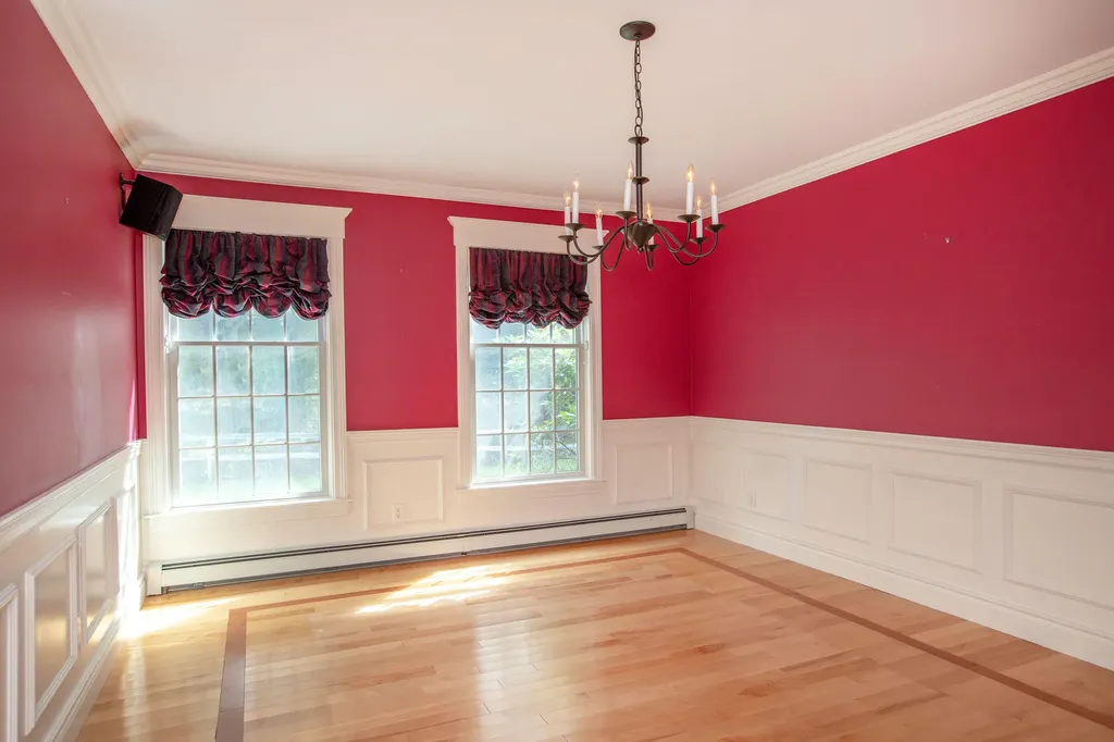 11 Peacock Lane Georgetown ME 04548