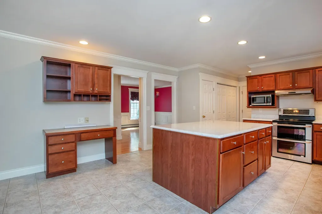 11 Peacock Lane Georgetown ME 04548