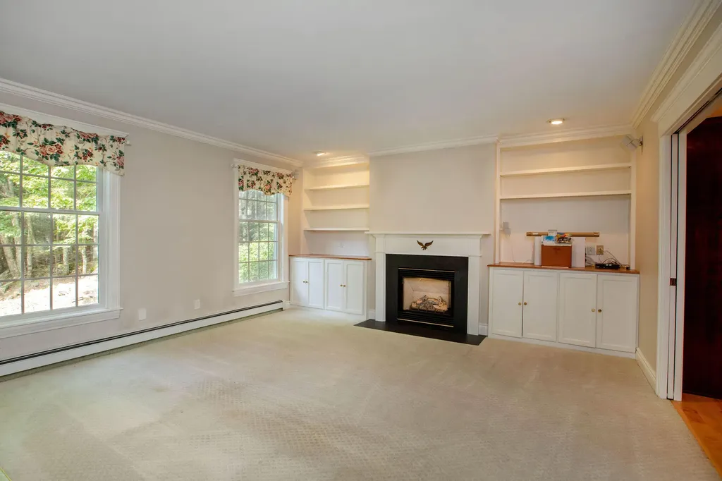 11 Peacock Lane Georgetown ME 04548