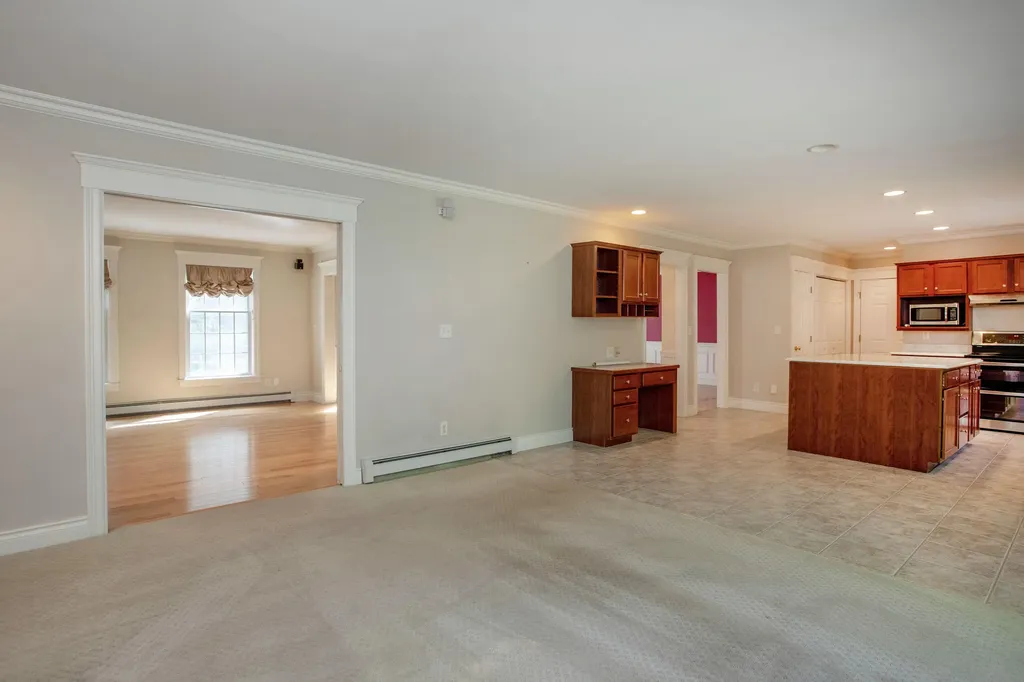 11 Peacock Lane Georgetown ME 04548