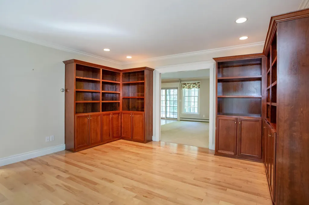 11 Peacock Lane Georgetown ME 04548