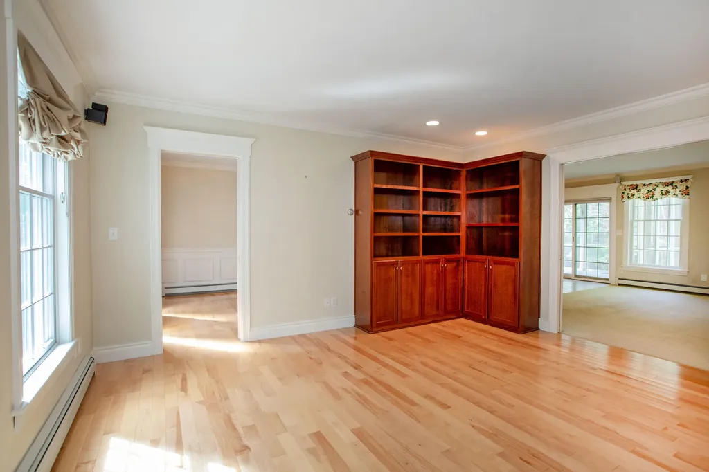 11 Peacock Lane Georgetown ME 04548