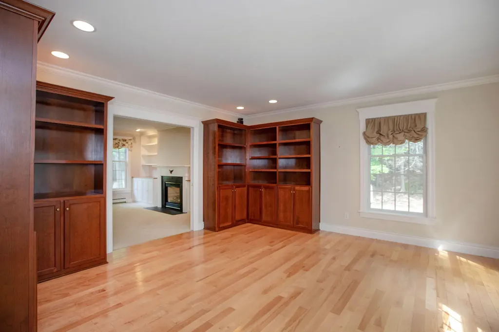 11 Peacock Lane Georgetown ME 04548