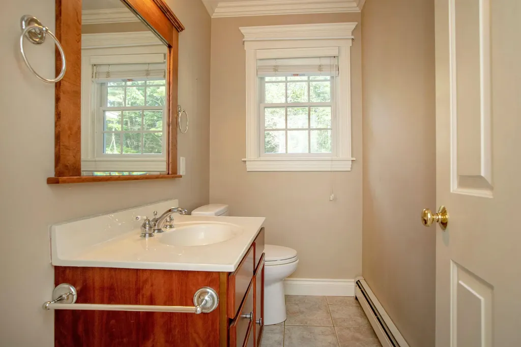 11 Peacock Lane Georgetown ME 04548