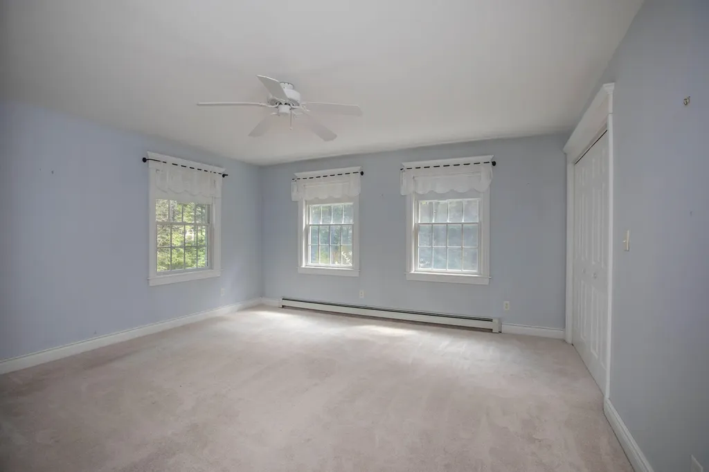 11 Peacock Lane Georgetown ME 04548