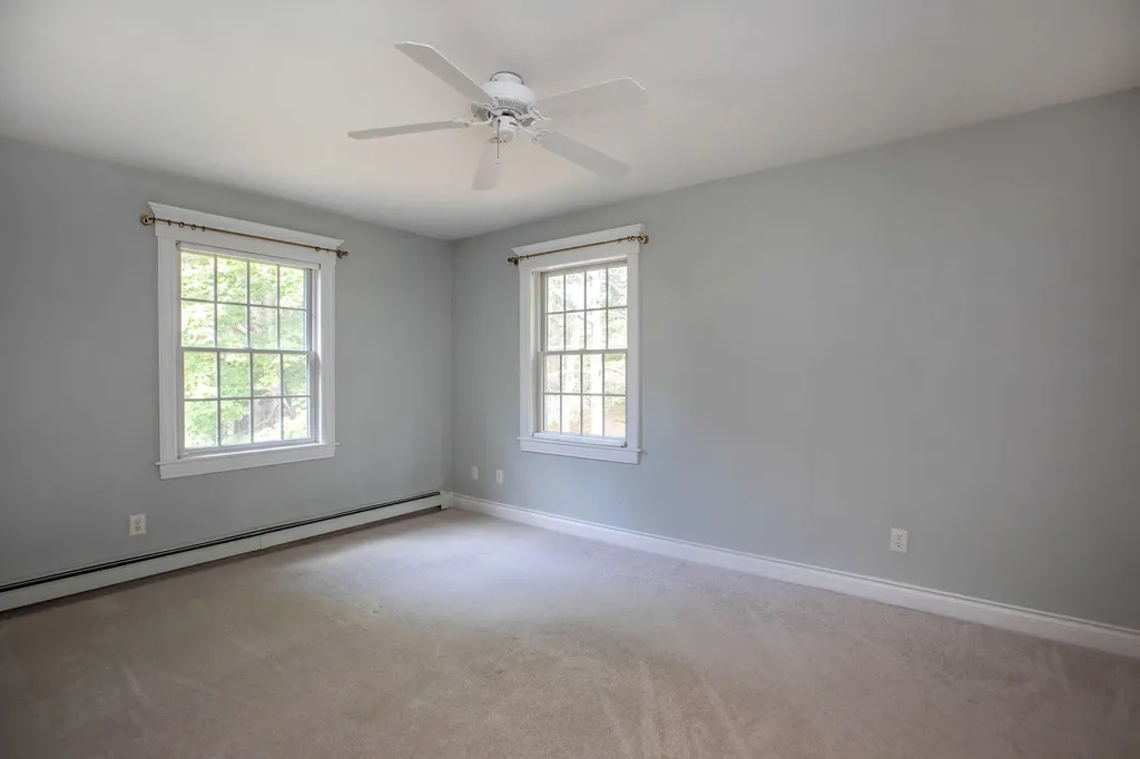 11 Peacock Lane Georgetown ME 04548