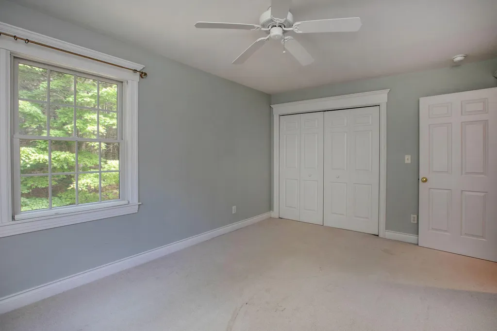 11 Peacock Lane Georgetown ME 04548